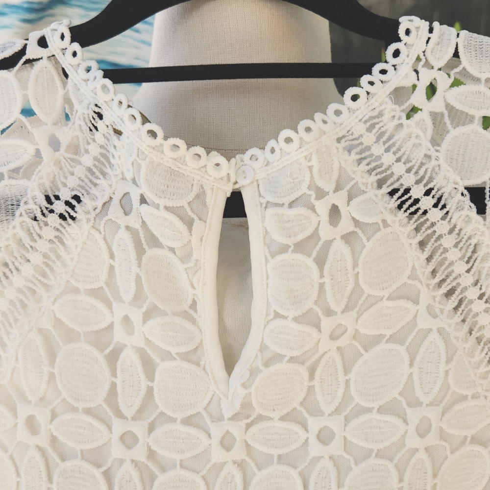 SUZANNE BETRO 💥SALE💥 NWOT   full on heavy set lace sleeveless blouse - Picture 7 of 7